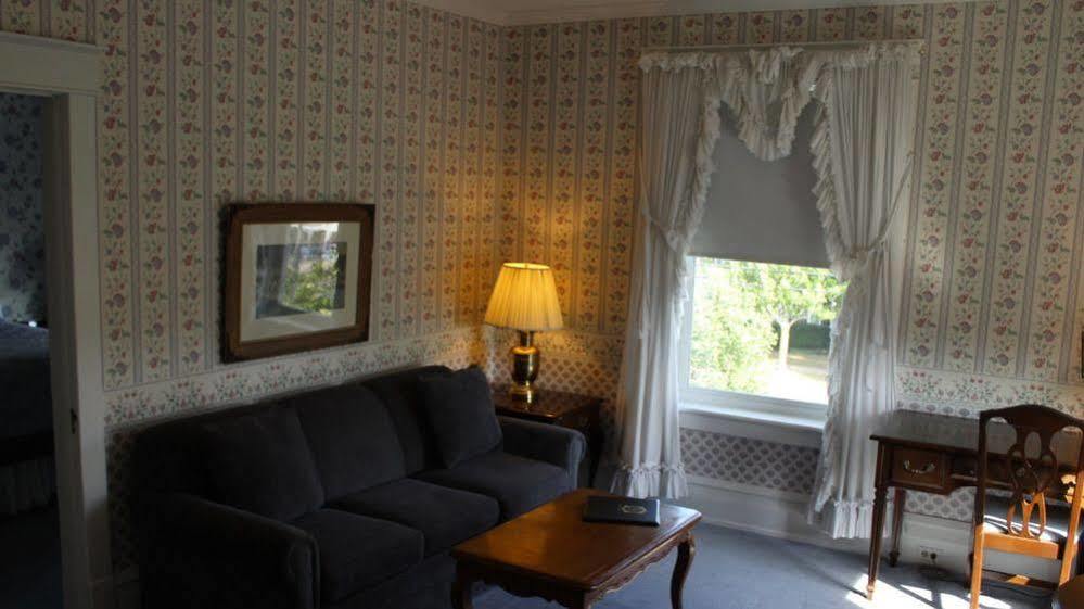 White Inn Fredonia Exteriör bild